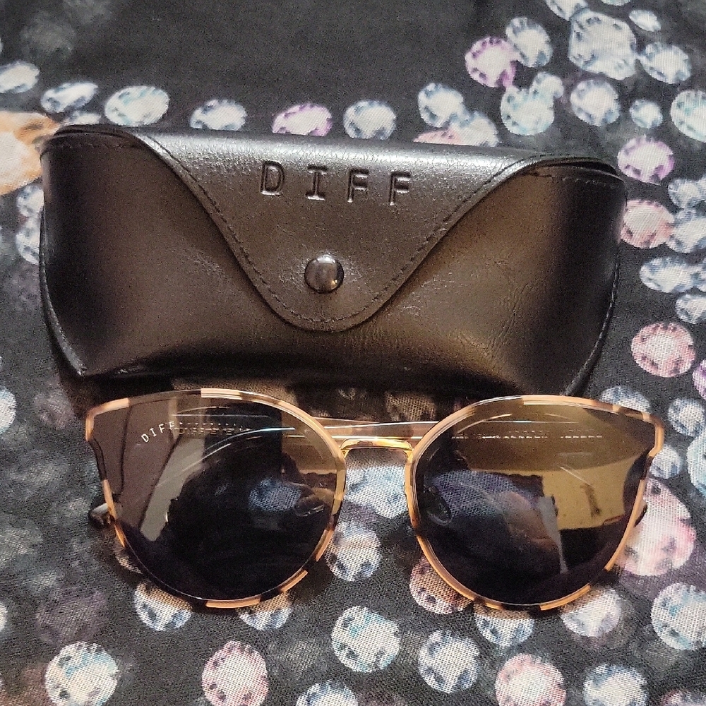 DIFF Black and Gold Sunglasses